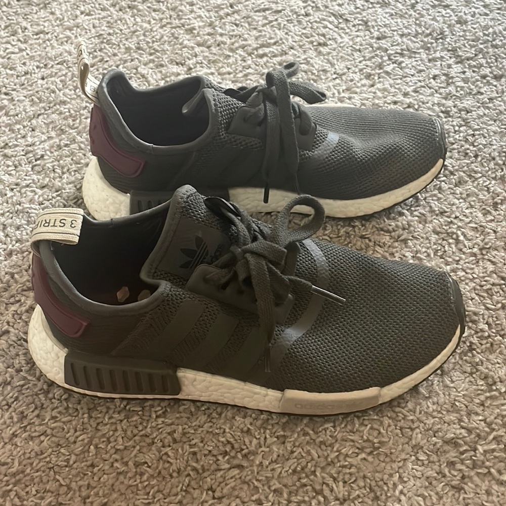 EUC ADIDAS NMD SNEAKERS